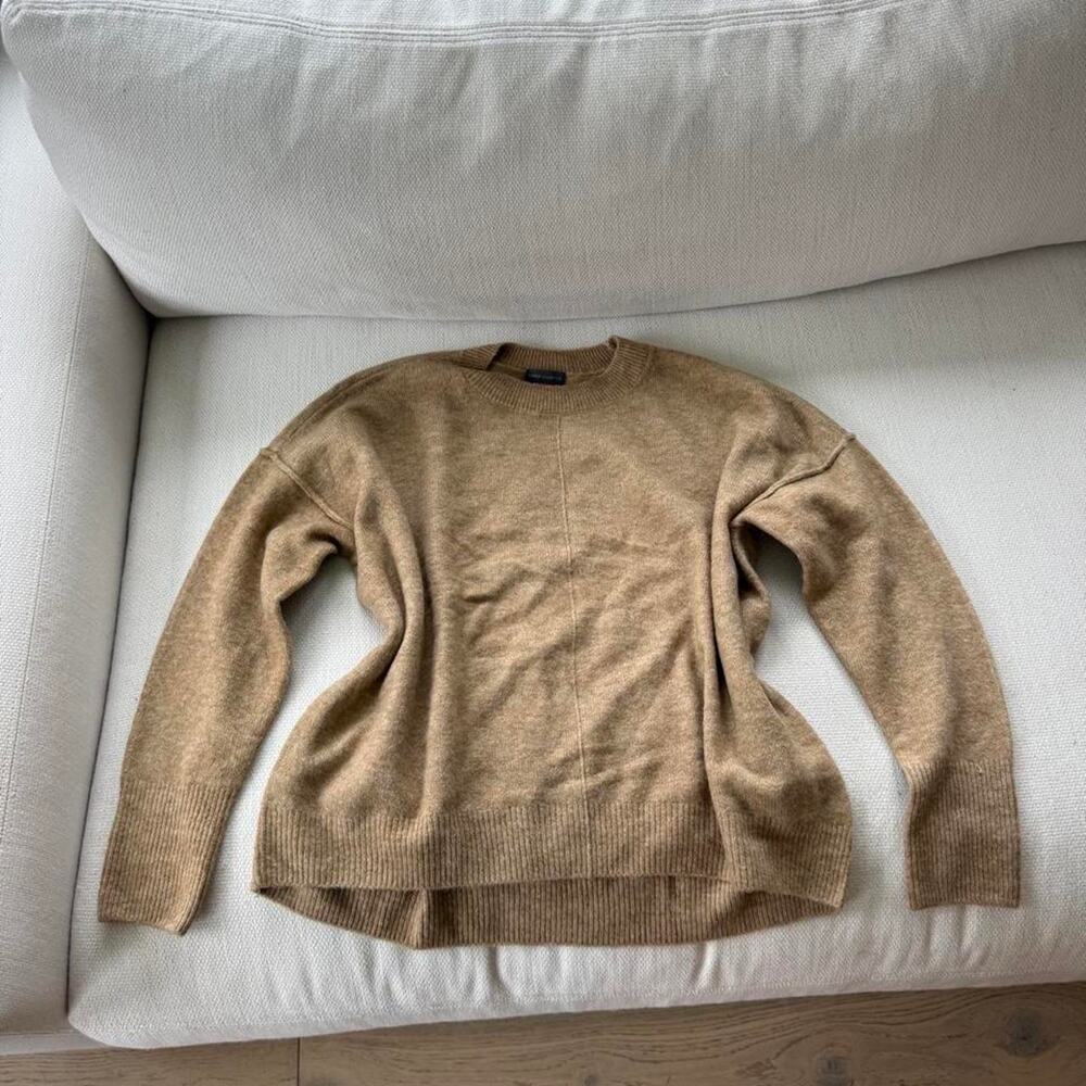 Vince camuto camel tan crewneck